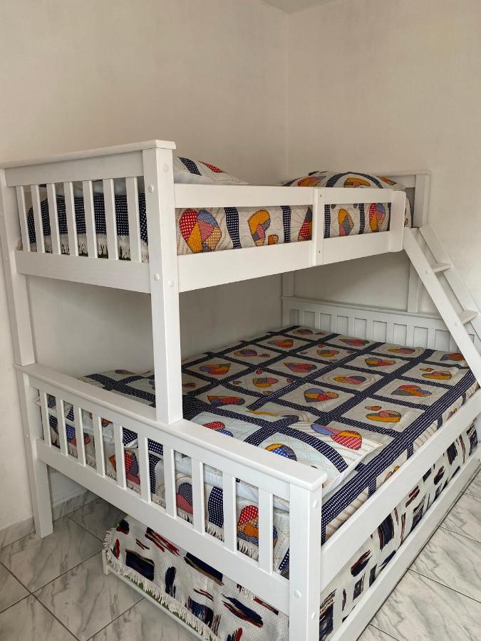 Apartamento Ubatuba, Itagua, Bem Localizado, Duas Vagas De Garagem Екстер'єр фото
